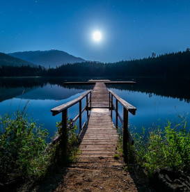 bright-moon-over-dock-clear-skies