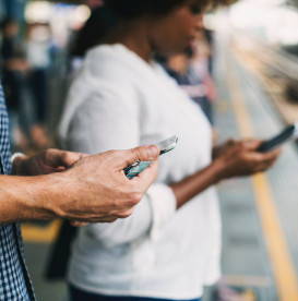 people-on-phones-disconnected